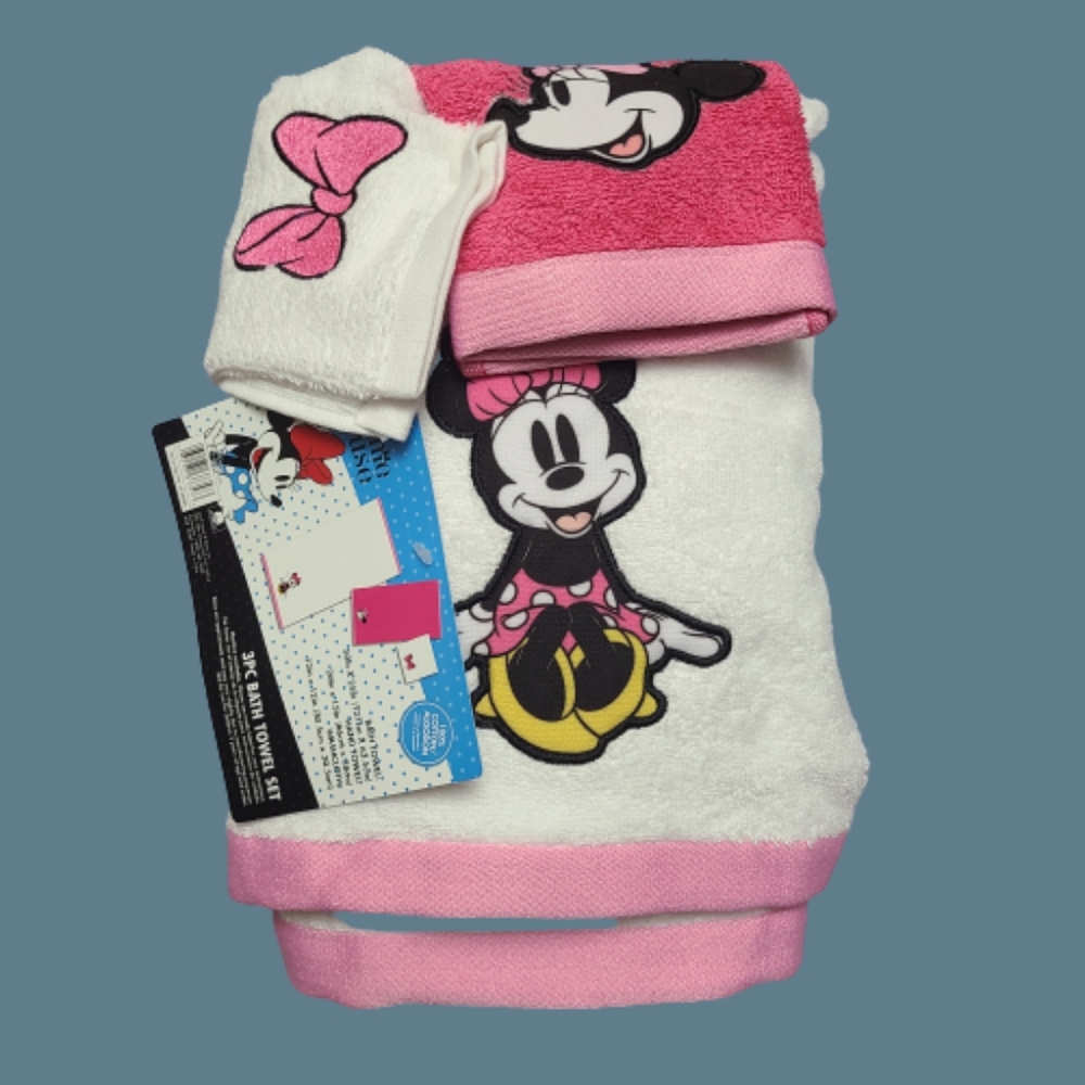 Disney Minnie Mouse  3 piece Bath Towel Set